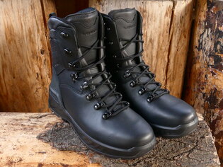 LOWA® R-8 GTX® Thermo boots - black